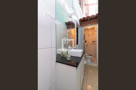 Banheiro 1 da Casa 1 de casa à venda com 7 quartos, 324m² em Penha de França, São Paulo