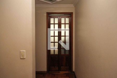 Corredor de casa à venda com 3 quartos, 110m² em Vila Ivone, São Paulo