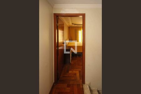 Corredor de casa à venda com 3 quartos, 110m² em Vila Ivone, São Paulo