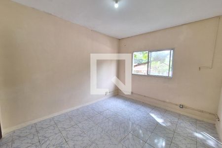 Quarto de casa para alugar com 2 quartos, 120m² em Jardim Primavera, Duque de Caxias