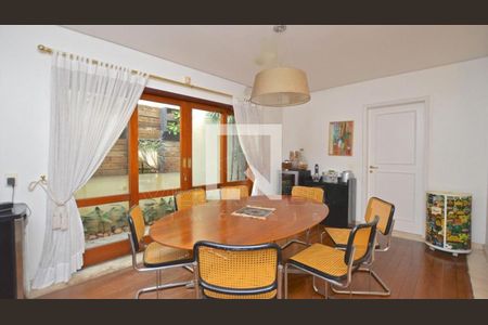 Casa à venda com 4 quartos, 400m² em Alto da Lapa, São Paulo