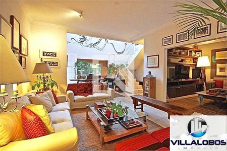 Casa à venda com 4 quartos, 400m² em Boaçava, São Paulo