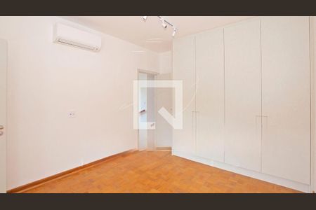 Casa à venda com 4 quartos, 263m² em Alto de Pinheiros, São Paulo