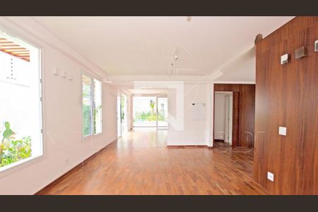 Casa à venda com 4 quartos, 263m² em Alto de Pinheiros, São Paulo