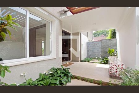 Casa à venda com 4 quartos, 263m² em Alto de Pinheiros, São Paulo