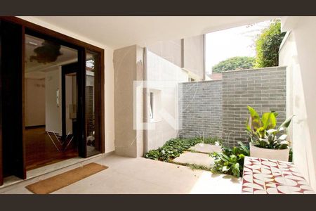 Casa à venda com 4 quartos, 263m² em Alto de Pinheiros, São Paulo