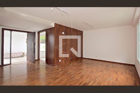 Casa à venda com 4 quartos, 263m² em Alto de Pinheiros, São Paulo