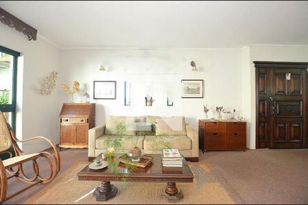 Casa à venda com 3 quartos, 250m² em Vila Madalena, São Paulo