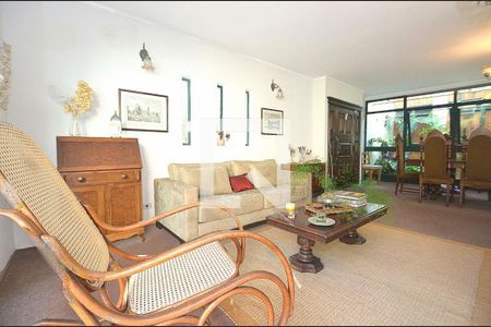 Casa à venda com 3 quartos, 250m² em Vila Madalena, São Paulo