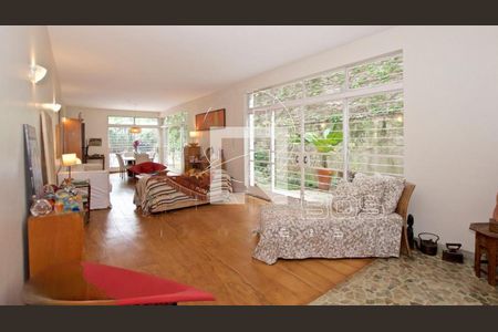 Casa à venda com 4 quartos, 383m² em Vila Madalena, São Paulo