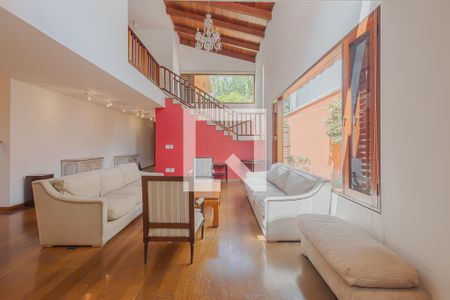 Sala de casa à venda com 3 quartos, 350m² em Alto de Pinheiros, São Paulo