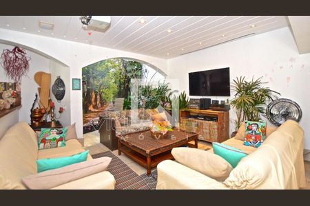 Casa à venda com 4 quartos, 509m² em Alto de Pinheiros, São Paulo