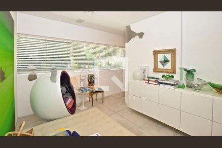 Casa à venda com 3 quartos, 495m² em Jardim das Bandeiras, São Paulo