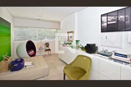 Casa à venda com 3 quartos, 495m² em Jardim das Bandeiras, São Paulo