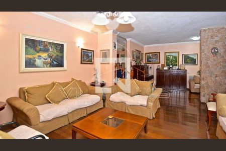 Casa à venda com 4 quartos, 288m² em Vila Madalena, São Paulo