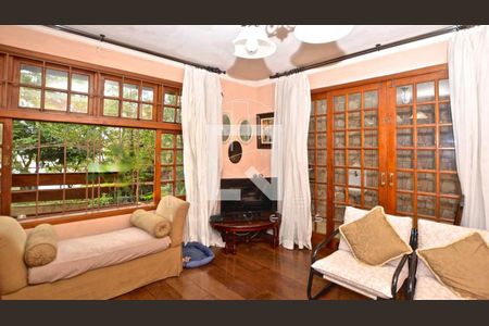 Casa à venda com 4 quartos, 288m² em Vila Madalena, São Paulo