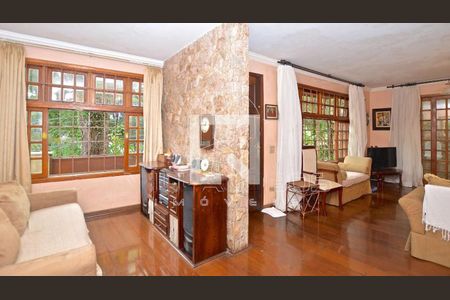 Casa à venda com 4 quartos, 288m² em Vila Madalena, São Paulo