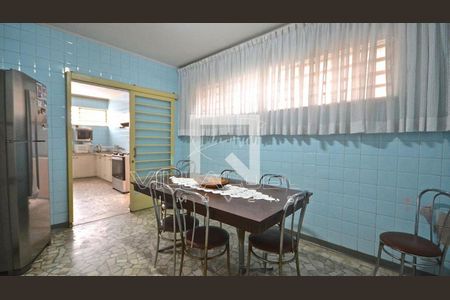 Casa à venda com 4 quartos, 348m² em Vila Madalena, São Paulo