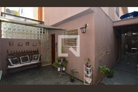 Casa à venda com 3 quartos, 131m² em Vila Madalena, São Paulo