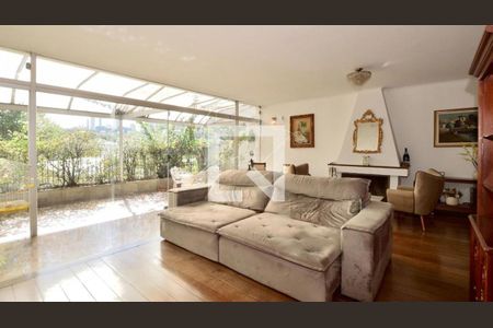 Casa à venda com 3 quartos, 441m² em Pacaembu, São Paulo