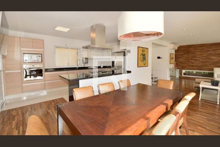 Casa à venda com 5 quartos, 525m² em Alto de Pinheiros, São Paulo