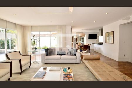 Casa à venda com 5 quartos, 525m² em Alto de Pinheiros, São Paulo