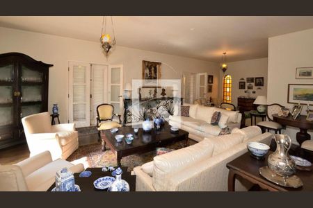 Casa à venda com 4 quartos, 261m² em Alto de Pinheiros, São Paulo