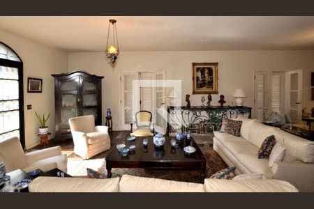 Casa à venda com 4 quartos, 261m² em Alto de Pinheiros, São Paulo