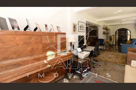 Casa à venda com 4 quartos, 400m² em Sumaré, São Paulo