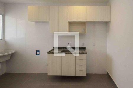 Sala/Cozinha de apartamento para alugar com 1 quarto, 30m² em Vila Paulo Silas, São Paulo