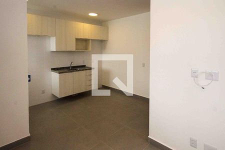 Sala/Cozinha de apartamento para alugar com 1 quarto, 30m² em Vila Paulo Silas, São Paulo