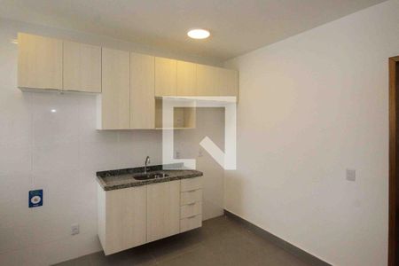 Sala/Cozinha de apartamento para alugar com 1 quarto, 30m² em Vila Paulo Silas, São Paulo