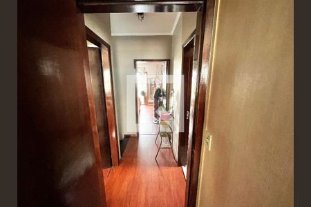 Corredor de casa à venda com 3 quartos, 225m² em Vila Prado, São Paulo