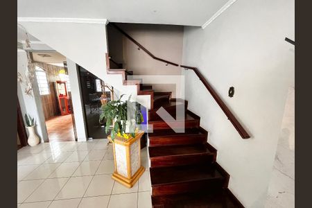 Escada de casa à venda com 3 quartos, 225m² em Vila Prado, São Paulo