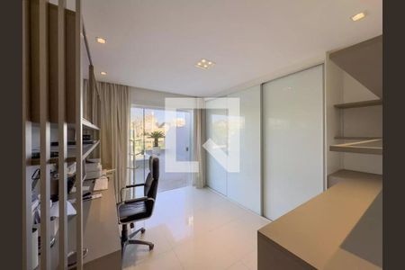 Casa à venda com 5 quartos, 630m² em Barra da Tijuca, Rio de Janeiro