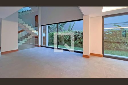 Casa à venda com 5 quartos, 1229m² em Barra da Tijuca, Rio de Janeiro