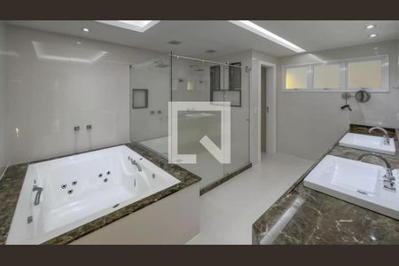 Casa à venda com 4 quartos, 850m² em Barra da Tijuca, Rio de Janeiro