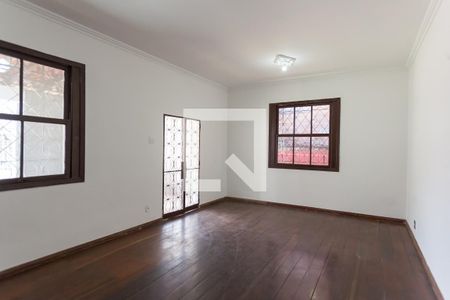 Sala de casa para alugar com 3 quartos, 363m² em Floresta, Belo Horizonte