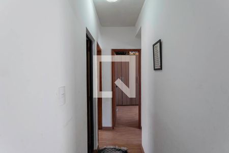 Corredor de apartamento à venda com 3 quartos, 52m² em Urca, Contagem