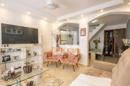 Sala de casa para alugar com 2 quartos, 180m² em Veloso, Osasco
