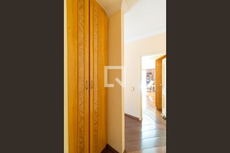 Corredor  de casa à venda com 2 quartos, 217m² em Jardim Oriental, São Paulo