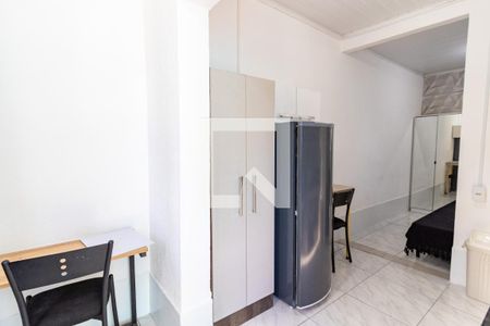 Sala/Cozinha de kitnet/studio para alugar com 1 quarto, 21m² em São José, Porto Alegre