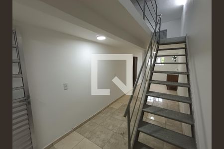 Sala/Cozinha de kitnet/studio para alugar com 1 quarto, 55m² em Parque Imperial, São Paulo