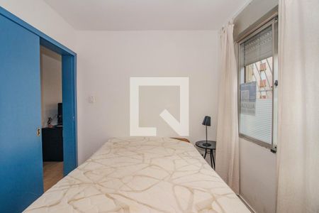 Quarto 2 de apartamento para alugar com 2 quartos, 50m² em São Sebastião, Porto Alegre
