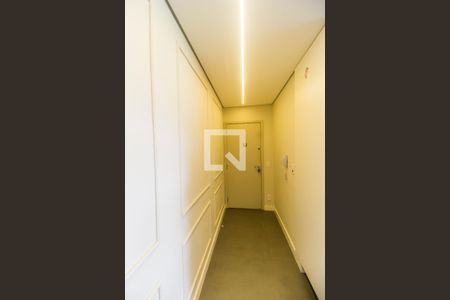 Hall de entrada de apartamento à venda com 2 quartos, 75m² em Tamboré, Barueri