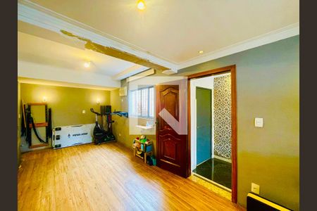 Sala de casa à venda com 4 quartos, 211m² em Jardim Paraventi, Guarulhos