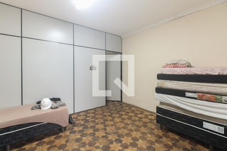 Sala/Quarto 1 de casa à venda com 4 quartos, 240m² em Vila Moreira, São Paulo
