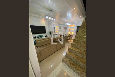 Sala de casa de condomínio à venda com 3 quartos, 152m² em Vila Invernada, São Paulo