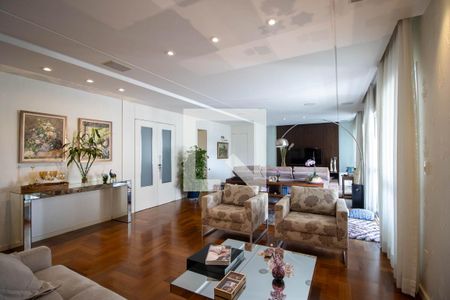 Sala de apartamento à venda com 4 quartos, 248m² em Vila Suzana, São Paulo