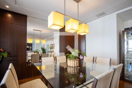 Sala de apartamento à venda com 4 quartos, 248m² em Vila Suzana, São Paulo